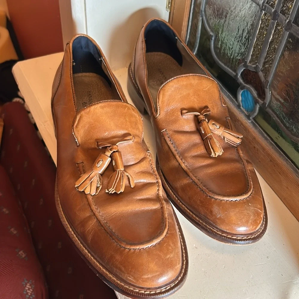Banana Republic tan leather loafers. Size 10 M